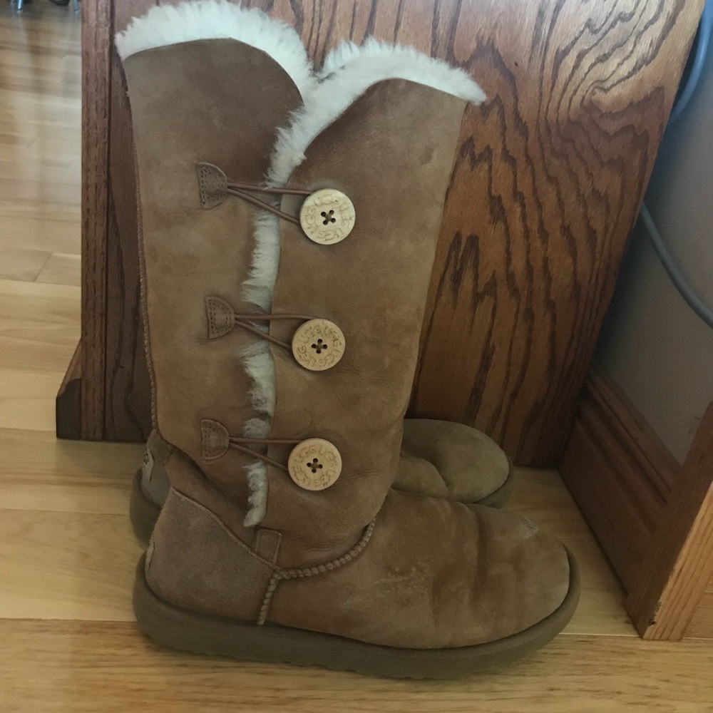 UGG Suede Triple Button